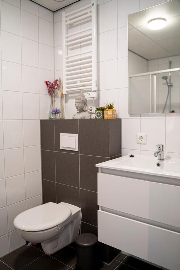 Nora Waterview Lägenhet Breda Exteriör bild